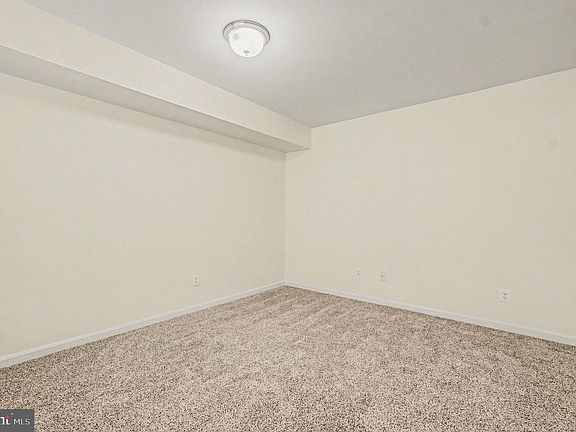 5th image of 414 Charlestown Crossing Blvd
