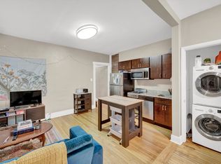 922 W George St #1R, Chicago, IL 60657