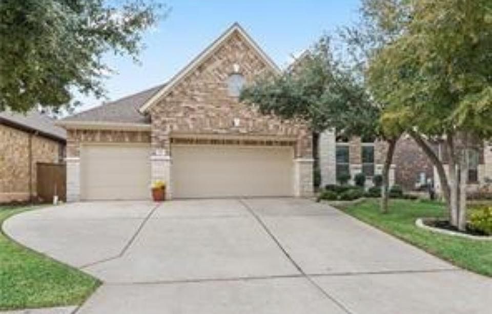 1st image of 115 Driftwood Dr