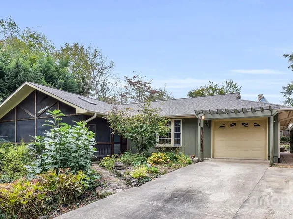 134 Grove St, Brevard, NC 28712