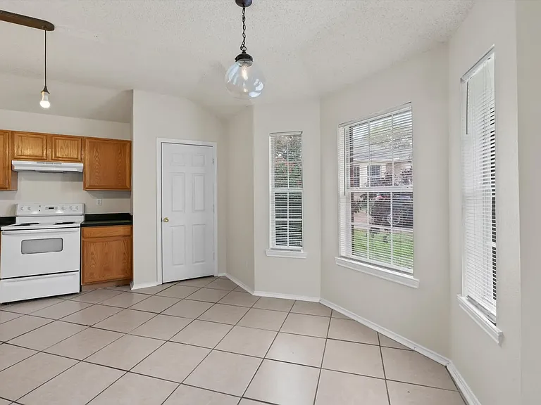 101 Ina Ct #INACOURT101 — Photo 21