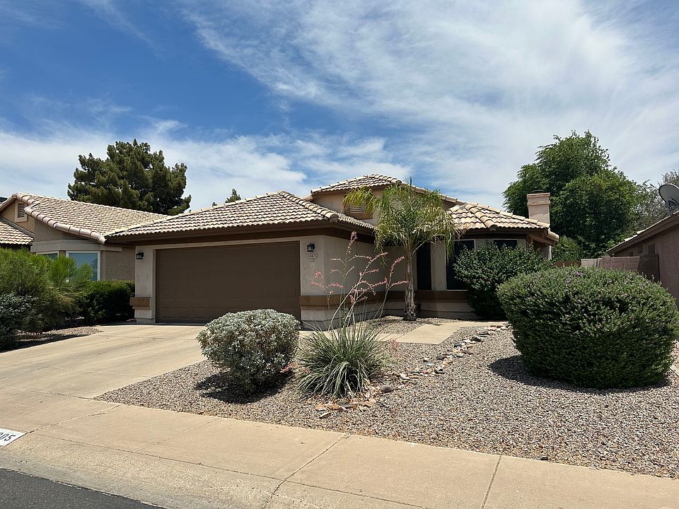 Maintenance free front yard