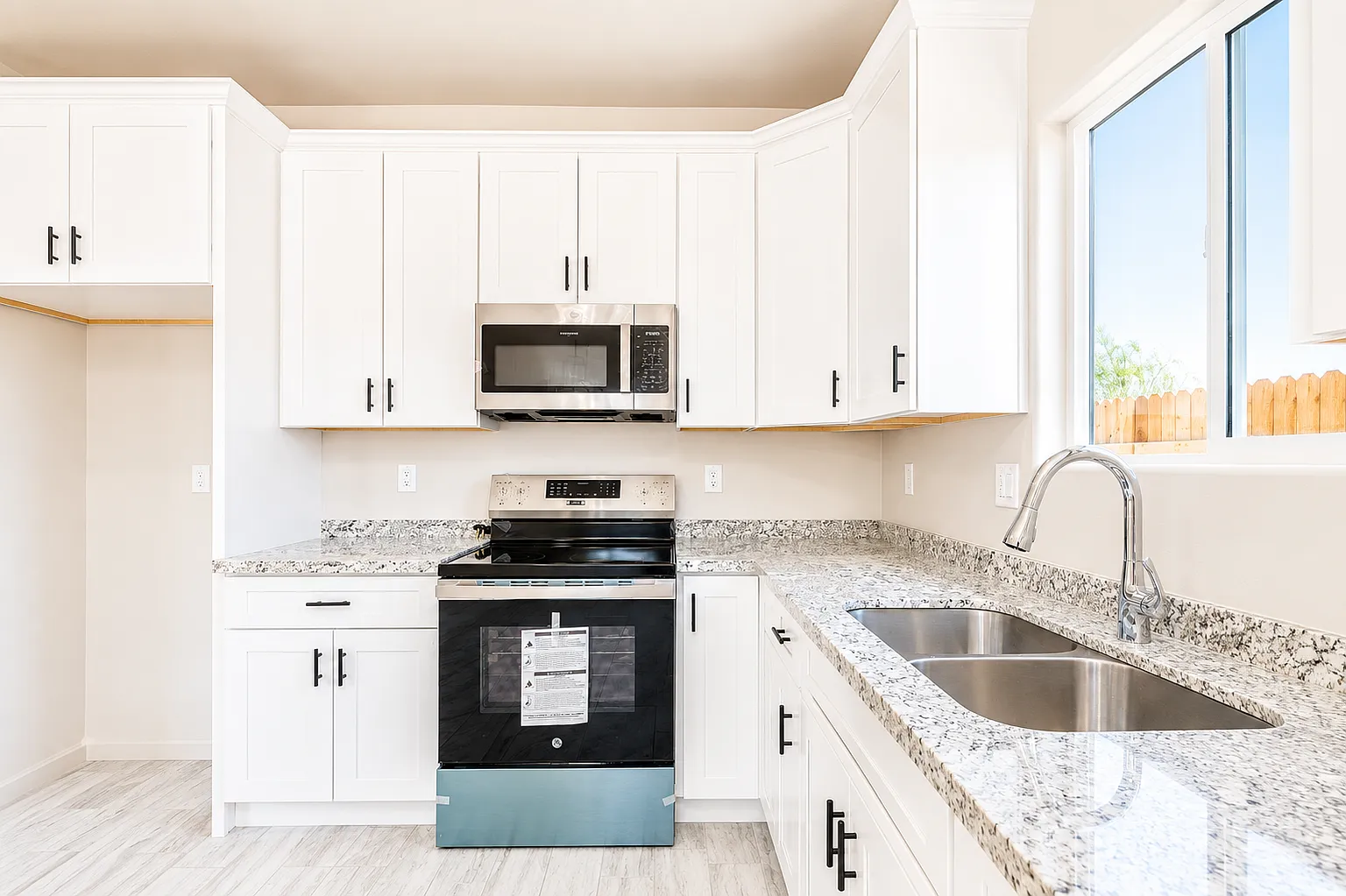 3 bed, 1079 sqft, $1,750 — Photo 1