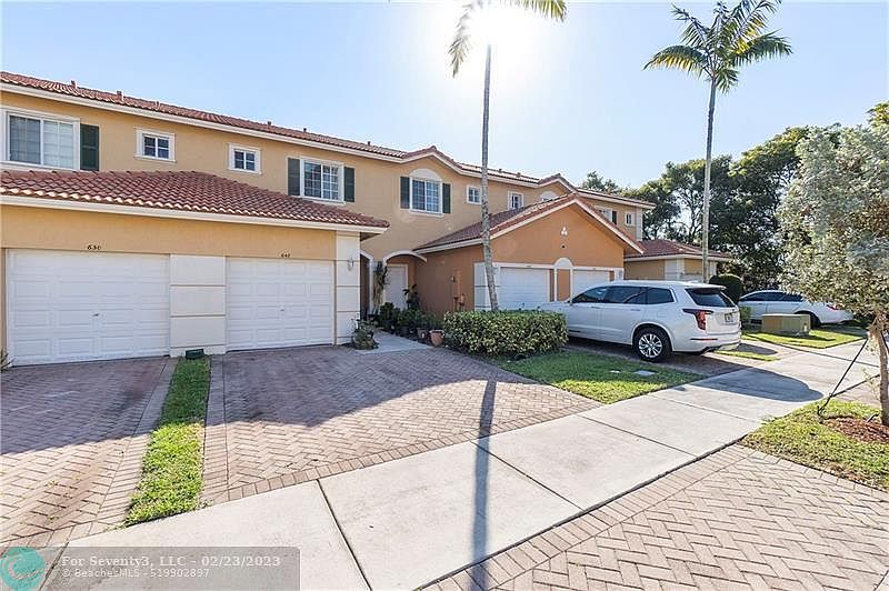 1st image of 640 Princess Dr #640