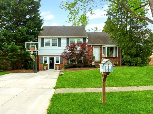 2701 N Robino Dr, Wilmington, DE 19808