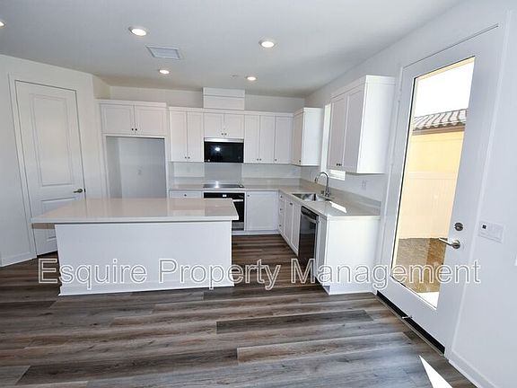 4th image of 193 Capistrano Dr