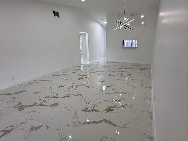 817 Sky Pine Way #H — Photo 2
