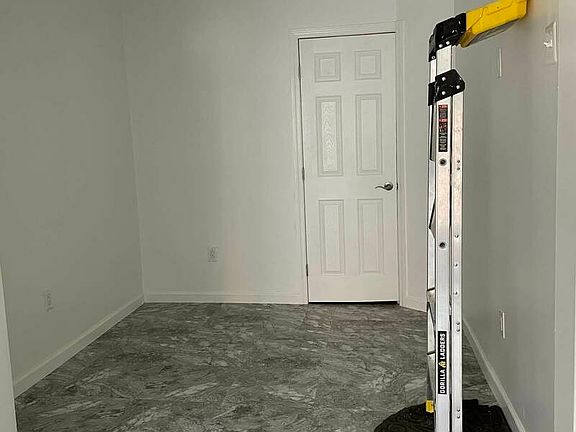 5th image of 174 Throop Ave #3R1