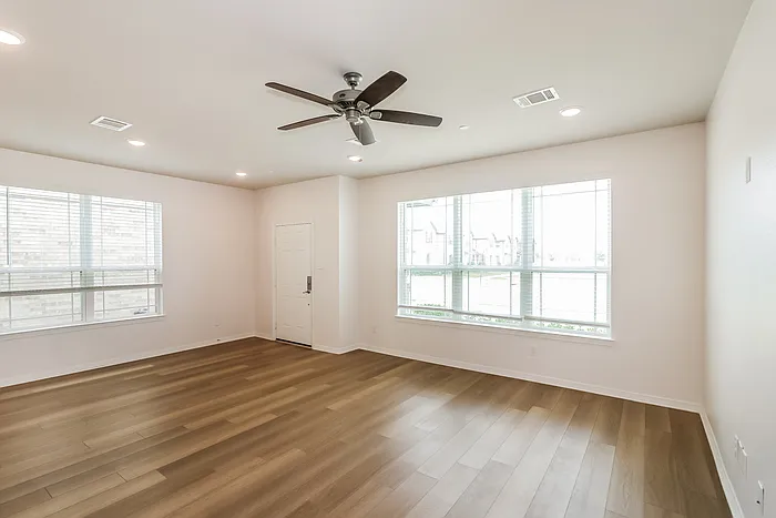 2850 Scanlan Mdw — Photo 6