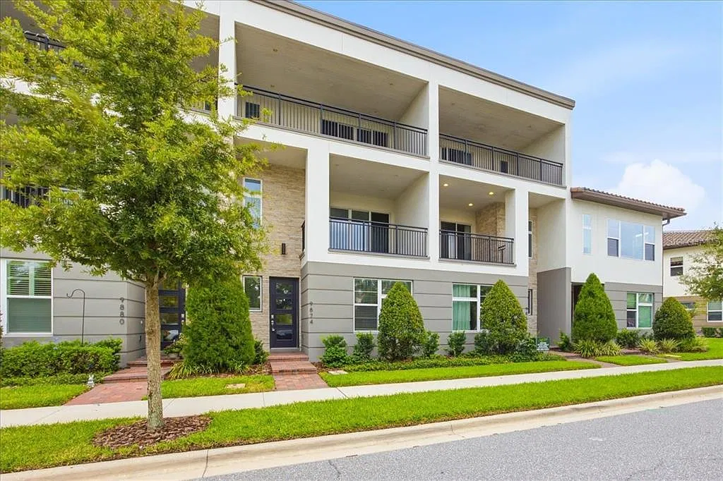 4 bed, 3.5 bath, 2310 sqft, $3,600 — Photo 1
