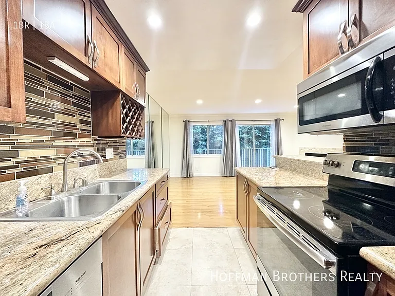 1515 S Beverly Dr #305 — Photo 3
