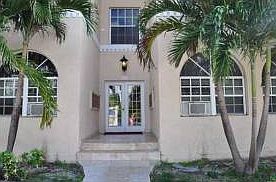 2nd image of 426 NE 34th St APT 12