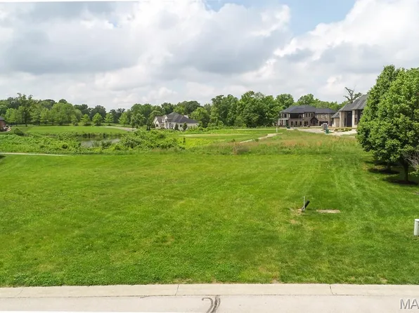 305 Forest Oaks Dr, Caseyville, IL 62232
