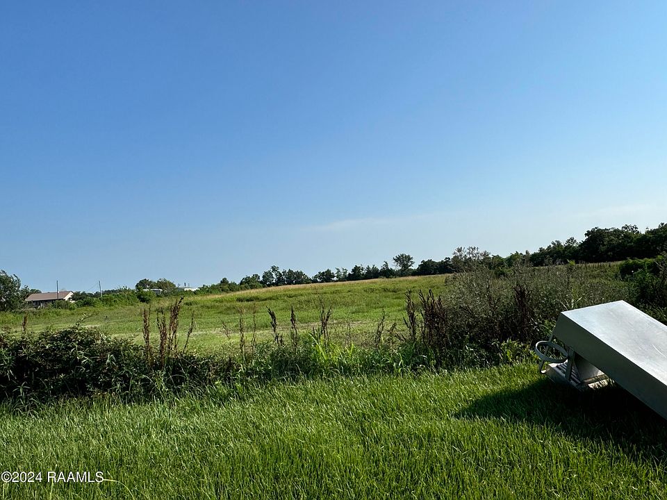 2nd image of 1011 Cheneau Rd