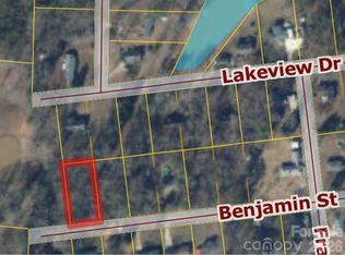 216 Benjamin St, Greenwood, SC 29646