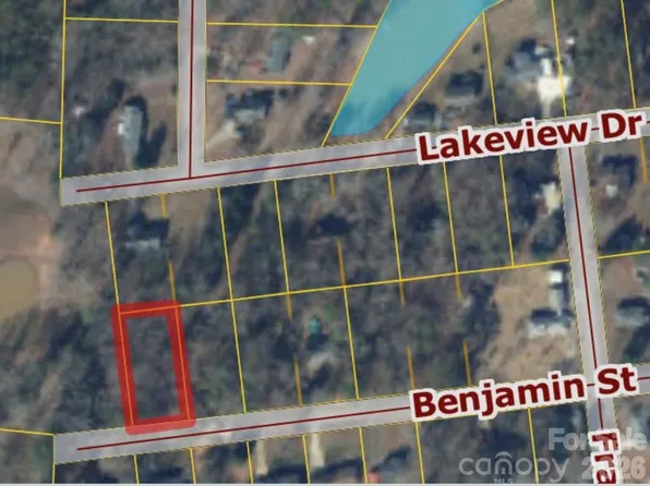 216 Benjamin St, Greenwood, SC 29646