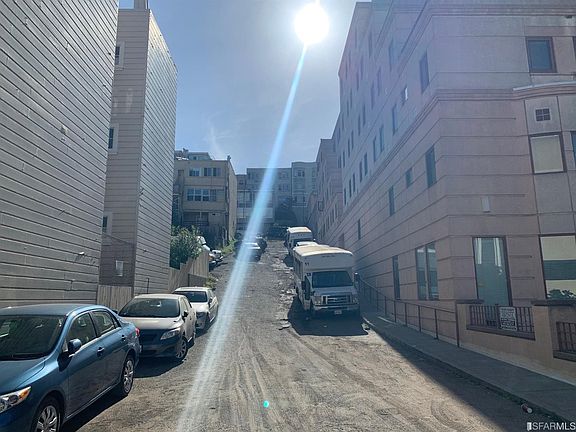 3rd image of 1451 Mason St