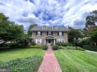 313 Saint Davids Rd, Wayne, PA 19087