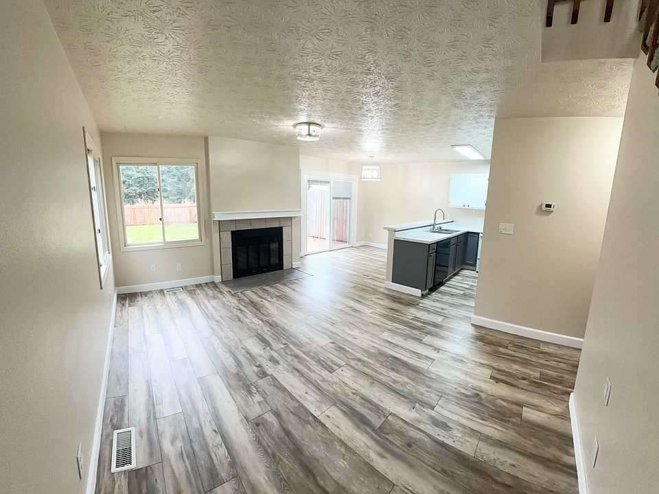 Stella miila☆　0628 7111 Stella Pl, Anchorage, AK 99507 | Zillow