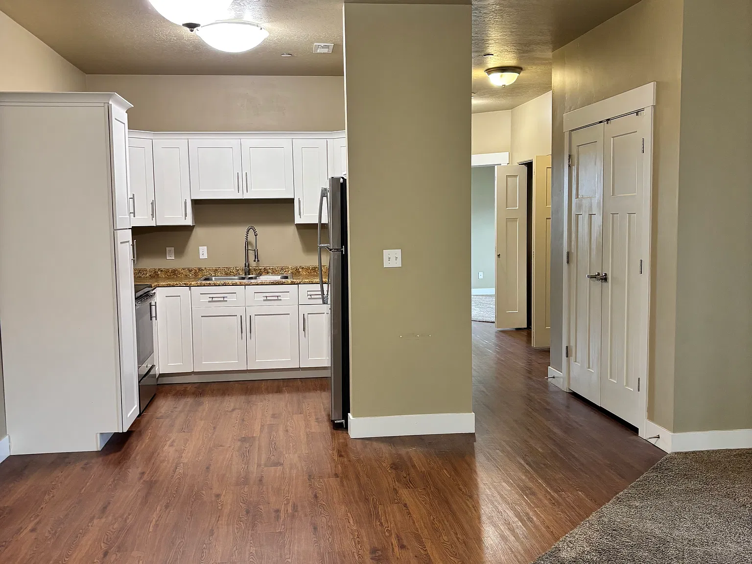 3 bed, 1207 sqft, $1,850 — Photo 3