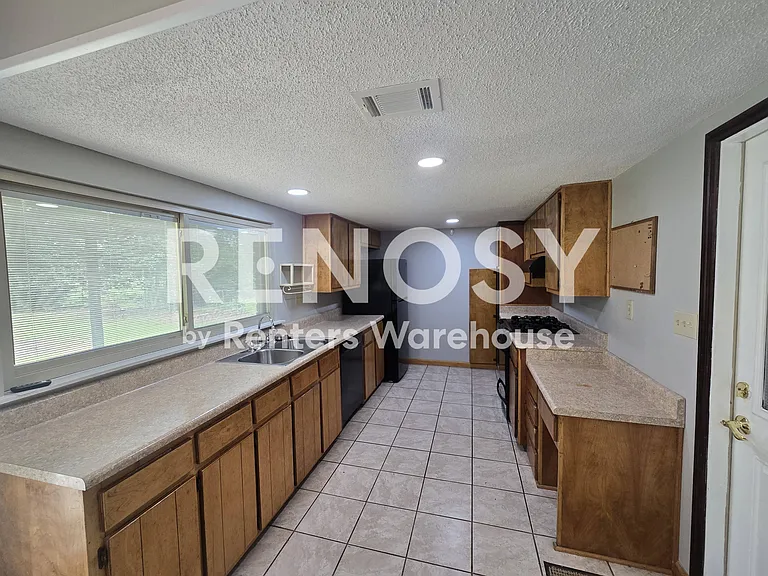 4833 Huntlea Ct — Photo 9