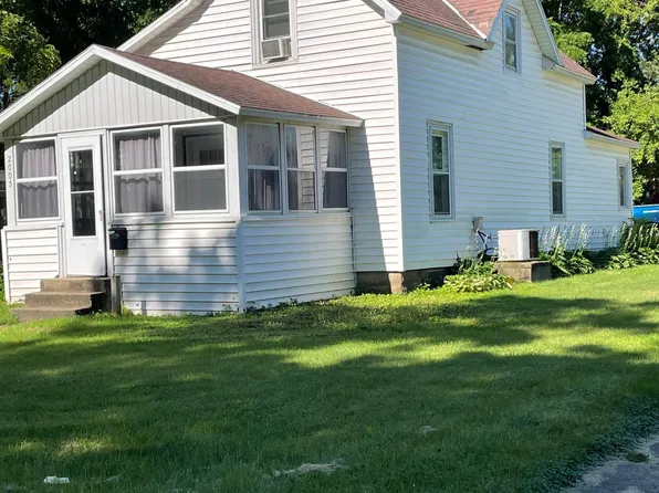 2005 Olive St, Cedar Falls, IA 50613