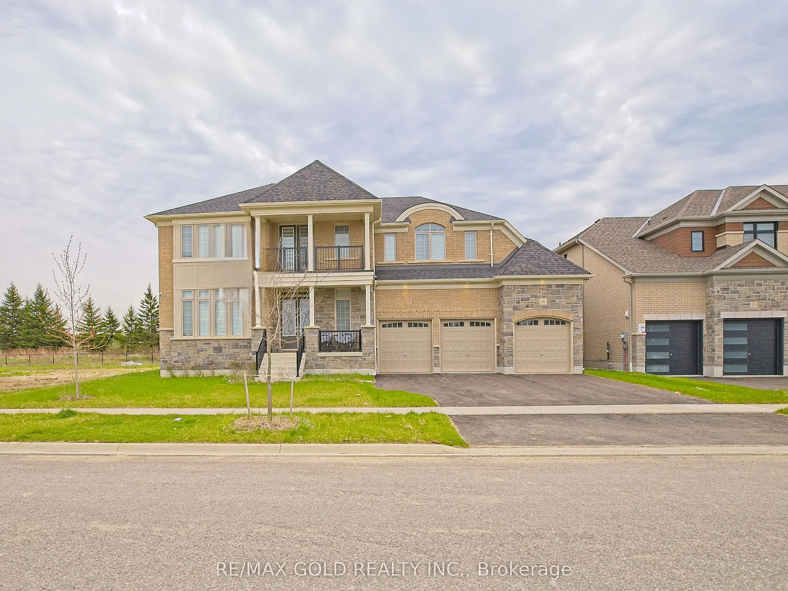 6 bed, $4,700 — Photo 2