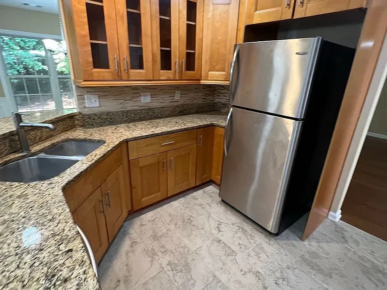 824 Georgian Point Dr — Photo 7