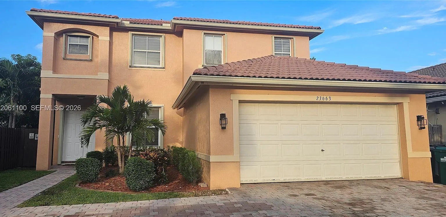 5 bed, 2552 sqft, $4,000 — Photo 1