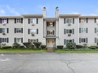 10 Erick Rd APT 17, Mansfield, MA 02048