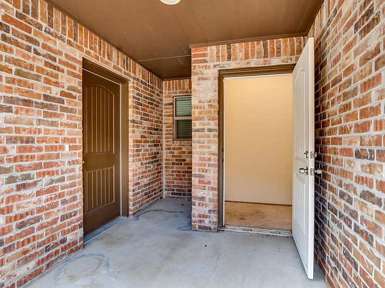 412 Chalk Hill Ct — Photo 4