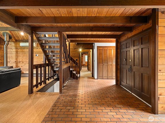 3rd image of 4642 Oyster Bay Road NW