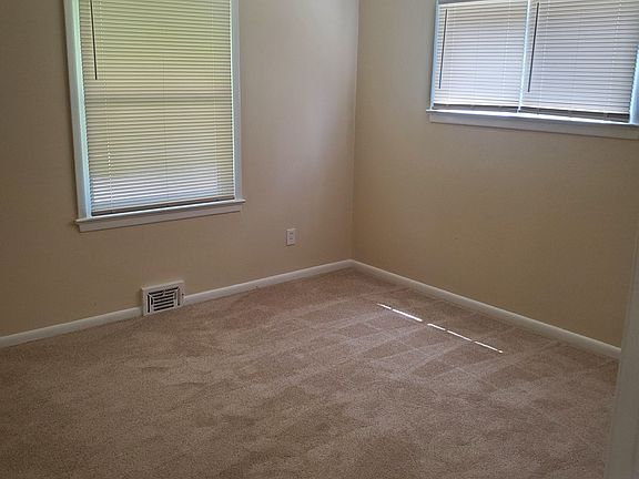 4th image of 16802 Lotus Dr