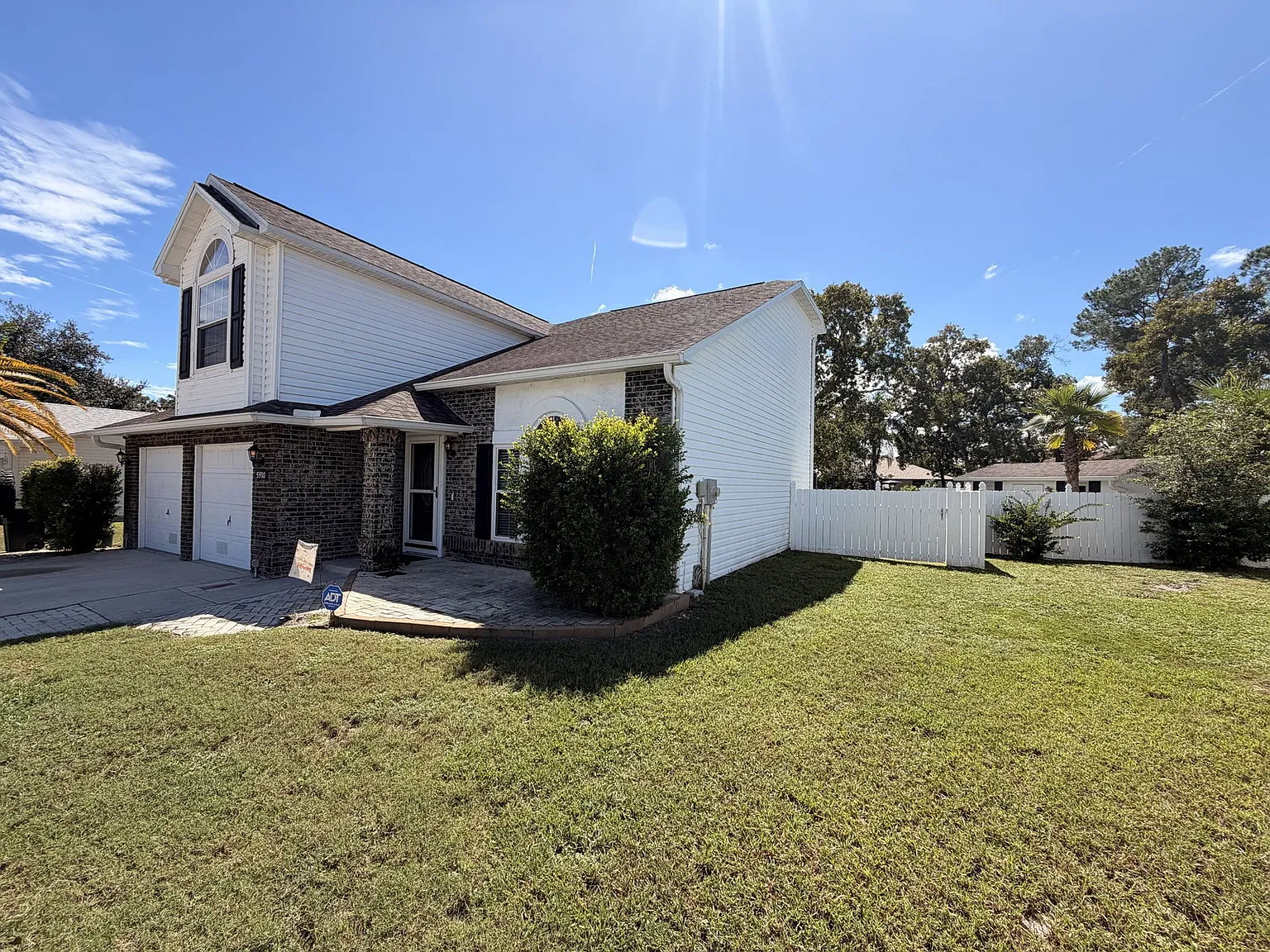 4 bed, 3.0 bath, 1757 sqft, $3,200 — Photo 2
