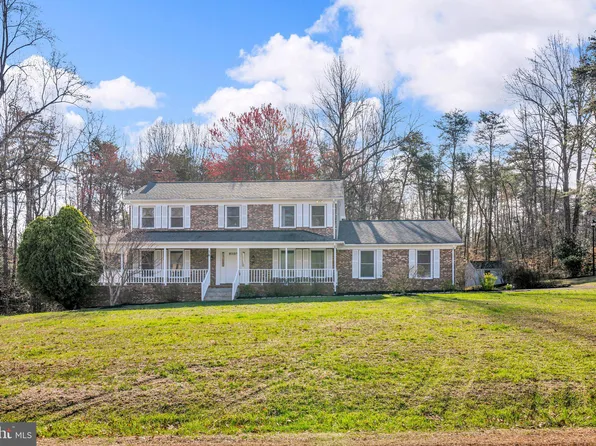 16 Falcon Ct, Stafford, VA 22554