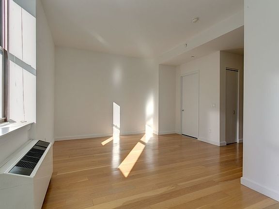 3rd image of 37 Wall St APT 8R