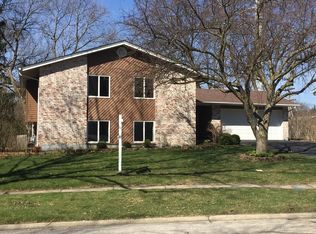 5924 Tyler Dr, Woodridge, IL