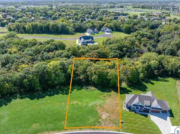 31 N Pointe Ct, Mankato, MN 56003