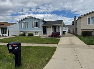 24145 Cottrell St, Clinton Township, MI 48035
