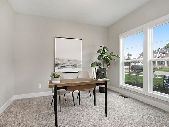 3rd image of 6562 Woodhills Dr NE