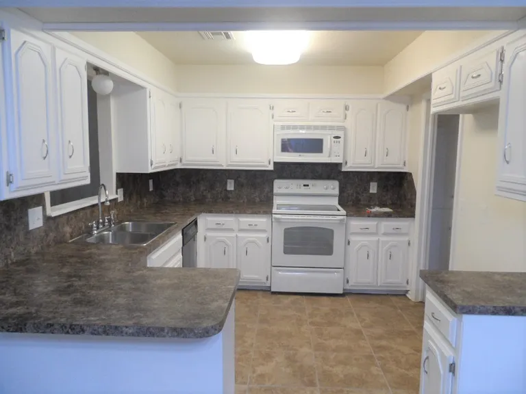 201 Wellington Ln — Photo 15