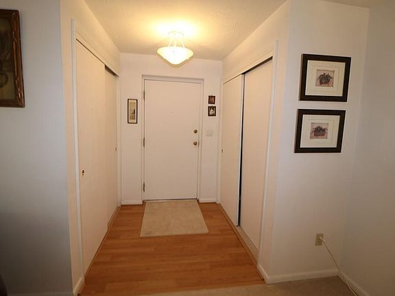 3rd image of 33 Christopher Dr APT C