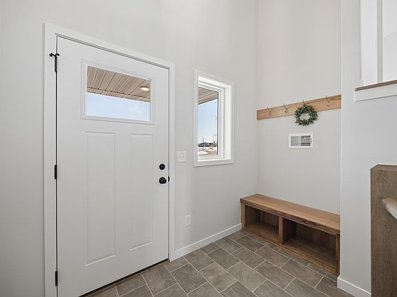 3rd image of 1024 26th Street Loop