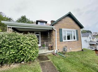 200 Lackawana Ave, Bentleyville, PA 15314