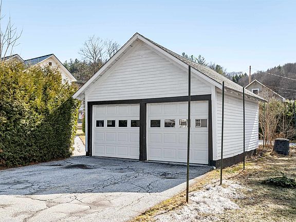 3rd image of 24 Sterling Hill Road