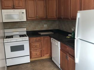 946 Green Bay Rd APT 202, Winnetka, IL 60093