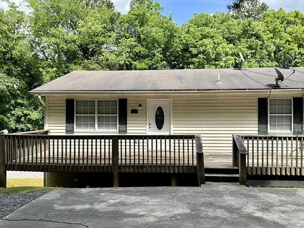 200 England Dr, Rocky Face, GA 30740