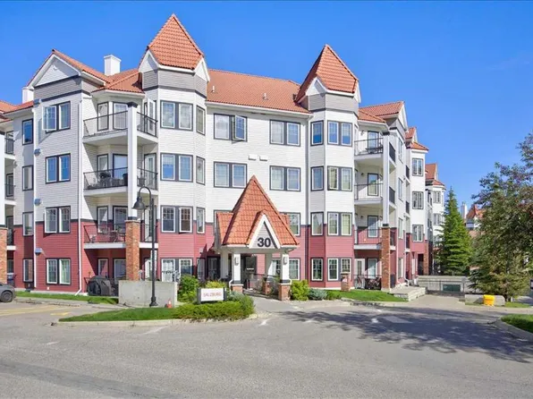 30 NE Royal Oak Plz NW #218, Calgary, AB T3G 0C1