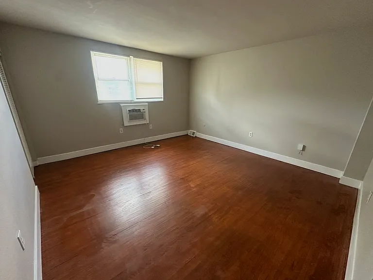 1142 E Mount Airy Ave #2 — Photo 1