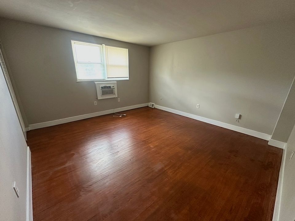 1st image of 1142 E Mount Airy Ave Floor 2
